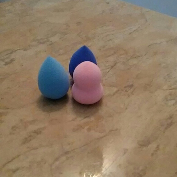 Set of 3 Mini Makeup Blending Sponges - Picture 1 of 5